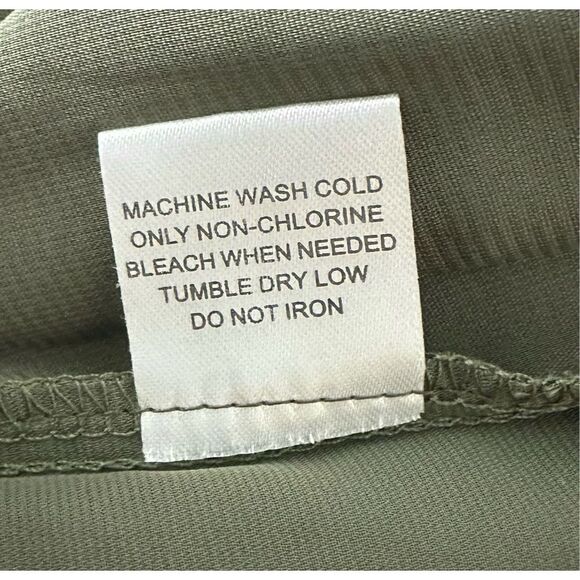 41 Hawthorn Women's Olive Green Pleated Details Short Sleeves‎ Blouse Top Size S - Picture 6 of 7